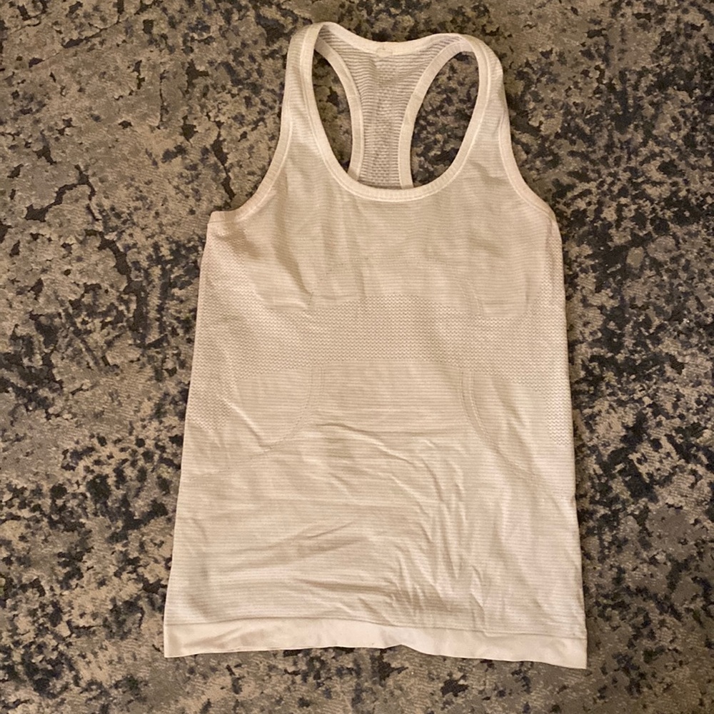 White lululemon swiftly tank
